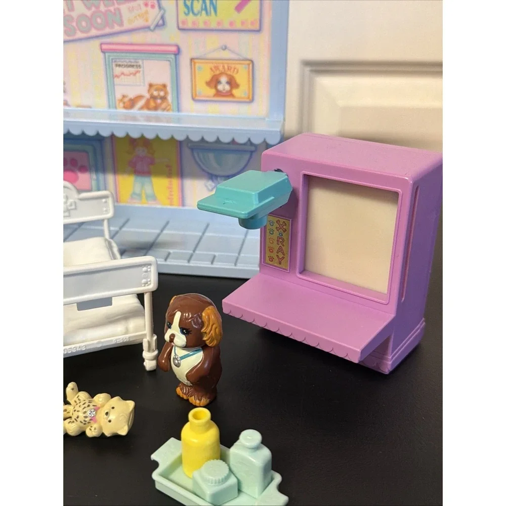 Vintage 1993 Kenner Littlest Pet Shop Care Center Vet Hospital LPS VTG Set Lot